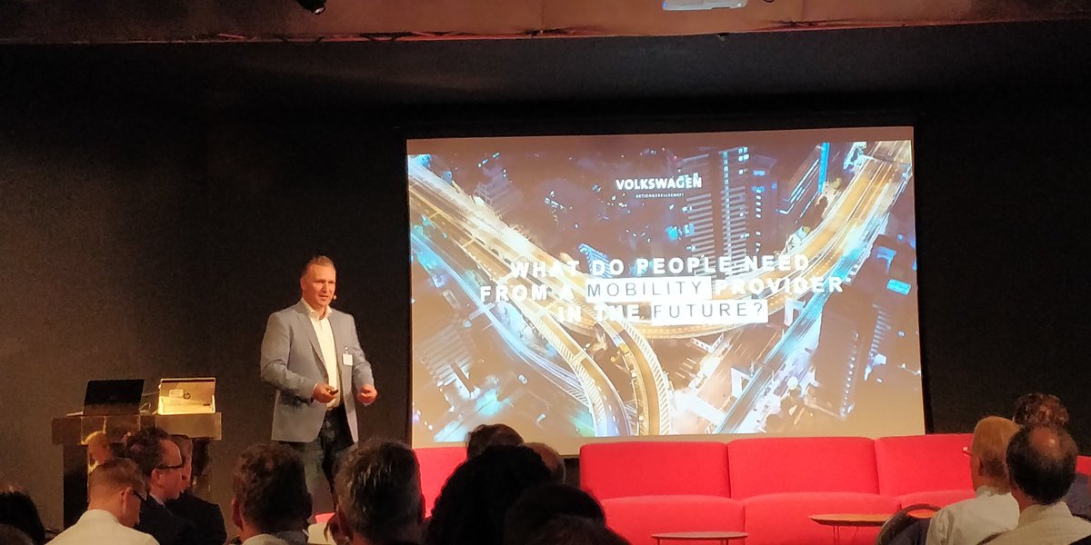 travlR's tweet photo. Spannender Aufschlag des 2. Tages: Falk Bothe, Leiter Digitalisierungsstrategie Volkswagen. #NMWDT18 #volkswagen https://t.co/yon1snAzYQ