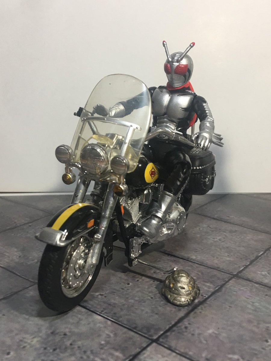 鉄谷大地 No Twitter 最近大統領に怒られてるハーレーダビッドソンはスーパー1の愛車 バイクを起こして撮影する時にはスーパーxが重宝する 仮面ライダー スーパー1 スーパーx Harleydavidson
