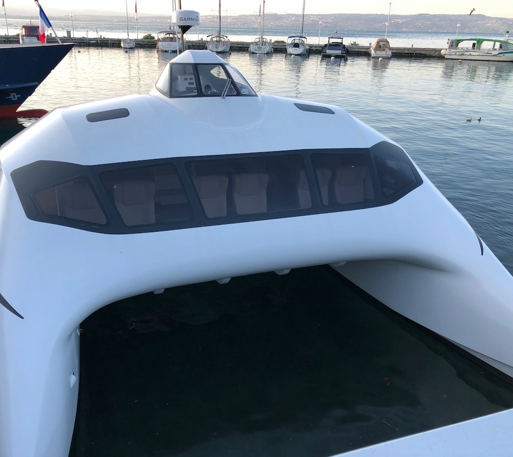 MYConcierge_'s tweet photo. Le saviez-vous ? Genève - @evianresort en 45 minutes à bord de l'Evian One, un vaisseau privé unique au monde aux lignes et aux performances novatrices. Wow ! https://t.co/MmlCiQYNlL