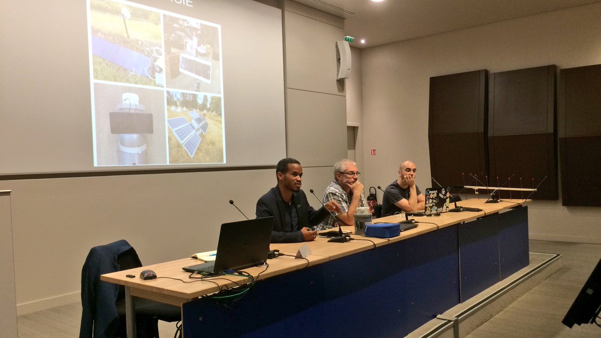 communaute_cimi's tweet image. #miditech 23 : @HANDHackers des hackers contre les catastrophes naturelles.
Présentation de @RatZillaS « Armagedon, guide de survie numérique » :)