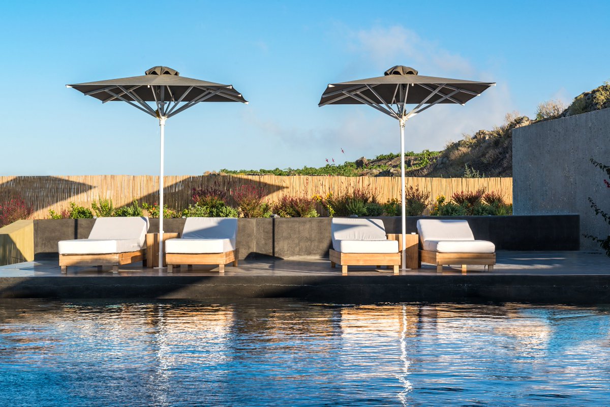 AndronisGroup's tweet image. Are you ready for a refreshing dive?
#AndronisExperience #AndronisConcept #AndronisExclusive #Imerovigli #Santorini #LuxuryExperiences #LuxuryTravel #Wellness