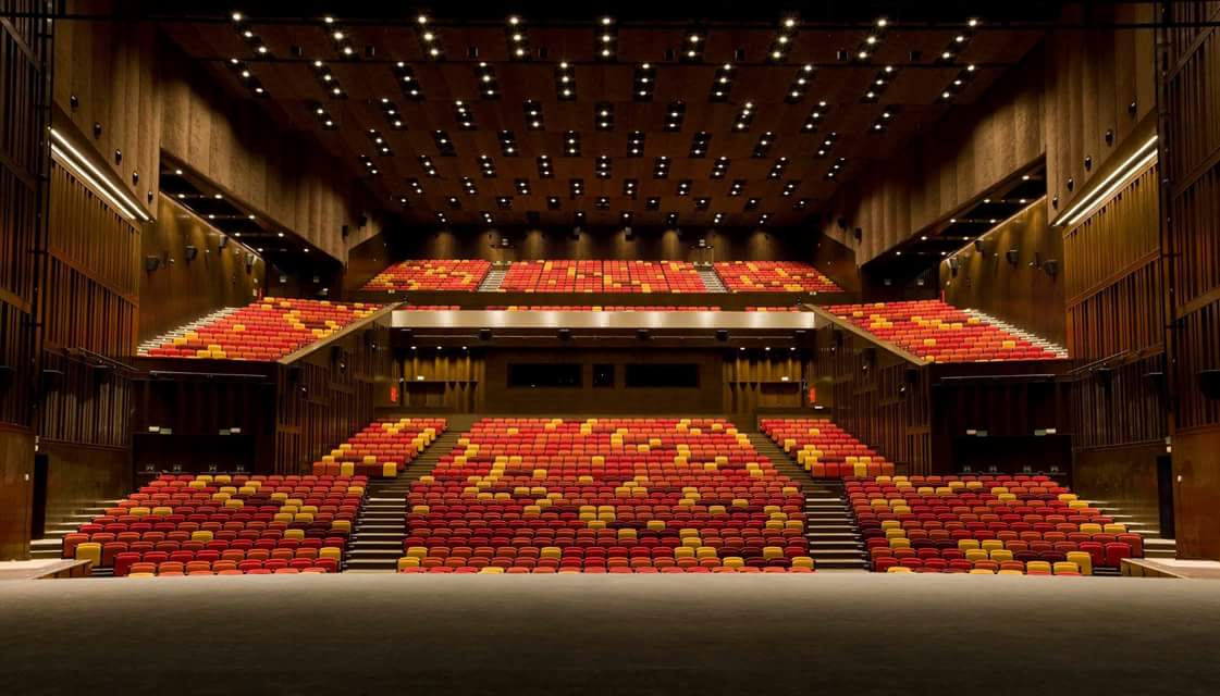 LauraVital1's tweet image. Soñando con pisar tus tablas @CartujaCenter, hoy con el #AmorBrujo de #Falla dentro del Concierto Sinfónico Coral de la #OrquestaHispalense dirigida por el maestro @JoseCCarmona, #Sevilla, #conciertos.#Música.