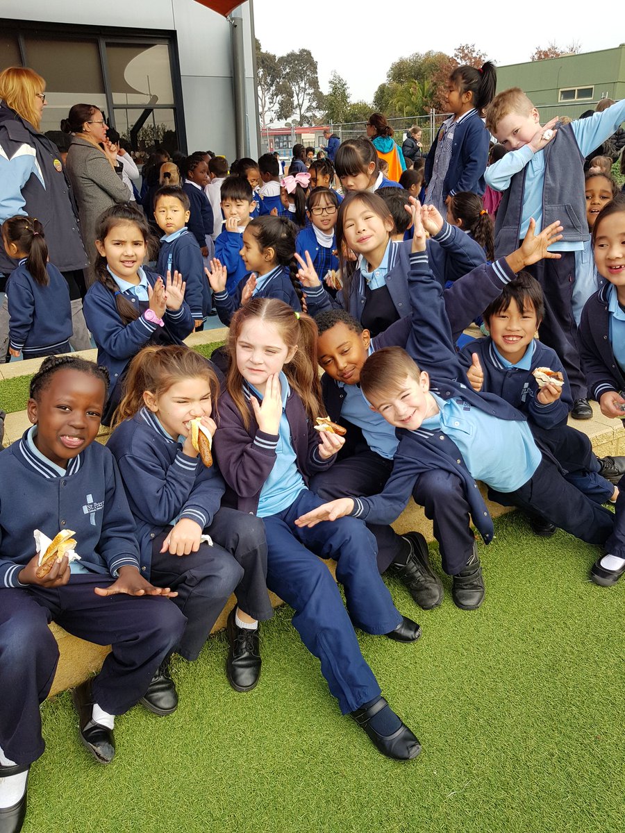 MrsKristyMussel's tweet photo. St. Peter and Paul's Feast Day! What a fun day. Children were very excited to meet their pen pals! @stpeterssws #twoschoolsoneparish #sausagesizzle https://t.co/Norn7Ww7Kv