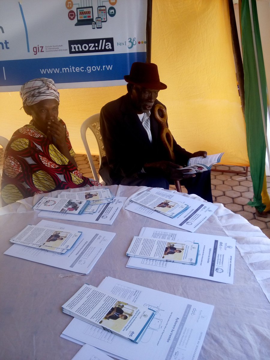 FerieV's tweet photo. #DOTYouth:3rd day @GisagaraDistr open day, At @DOTRwanda stand we are still having a number of citizens who have the curiosity of using technology in their everyday life and they expect to learn more through #RDAP (#DigitalAmbassadorsProgram,#IntoremuIkoranabuganga)@RwandaICT https://t.co/i5AyvAMOzy