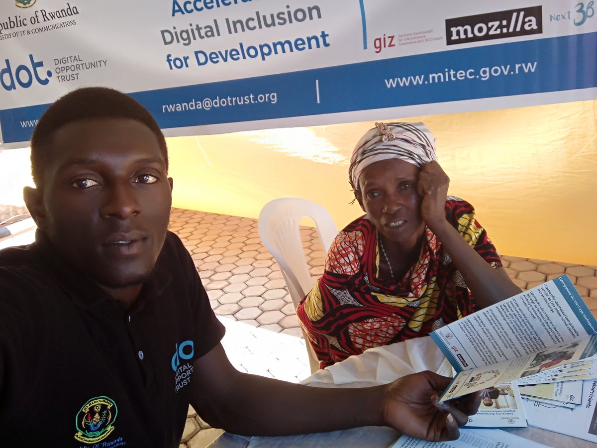 FerieV's tweet photo. #DOTYouth:3rd day @GisagaraDistr open day, At @DOTRwanda stand we are still having a number of citizens who have the curiosity of using technology in their everyday life and they expect to learn more through #RDAP (#DigitalAmbassadorsProgram,#IntoremuIkoranabuganga)@RwandaICT https://t.co/i5AyvAMOzy