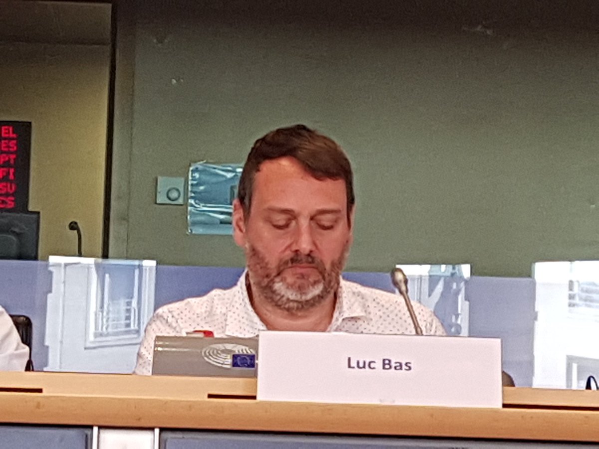 Director of @IUCN European Representative Office, Luc Bas souligne la volonté politique forte en matière de biodiversité et donne rendez vous au colloque @IUCN en 2020 à Marseille #BeeWeek2018