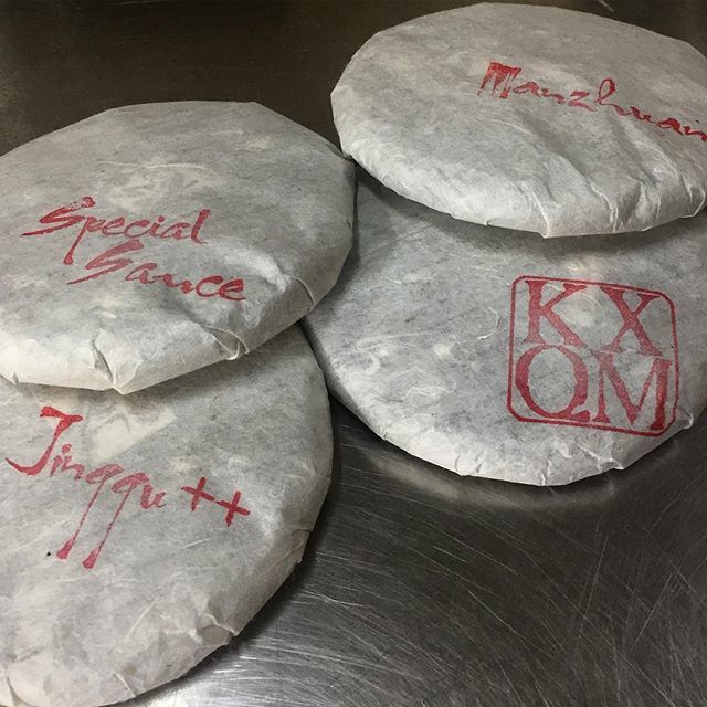 CrimsonLotusTea's tweet photo. 4 single origin, limited edition, first Spring picking, sheng puerh tea cakes wrapped and _almost_ ready to go.
#sheng #puerh #tea #puerhtea #China #Yunnan #Spring #Harvest #2018 #2018Spring #singleorigin #limitededition #SpecialSauce #Jinggu #Kunlu #KX… https://t.co/OWZeMIzAab https://t.co/X7JAJKSAit