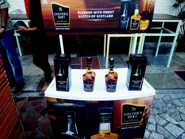 CraftbuzzEvents's tweet photo. Better your game with #GolfersShot Barrel aged whiskey 
An event with great success! 
#AlcoBrew #whiskey #craftbuzzevents #events https://t.co/w9ZGFeI99e