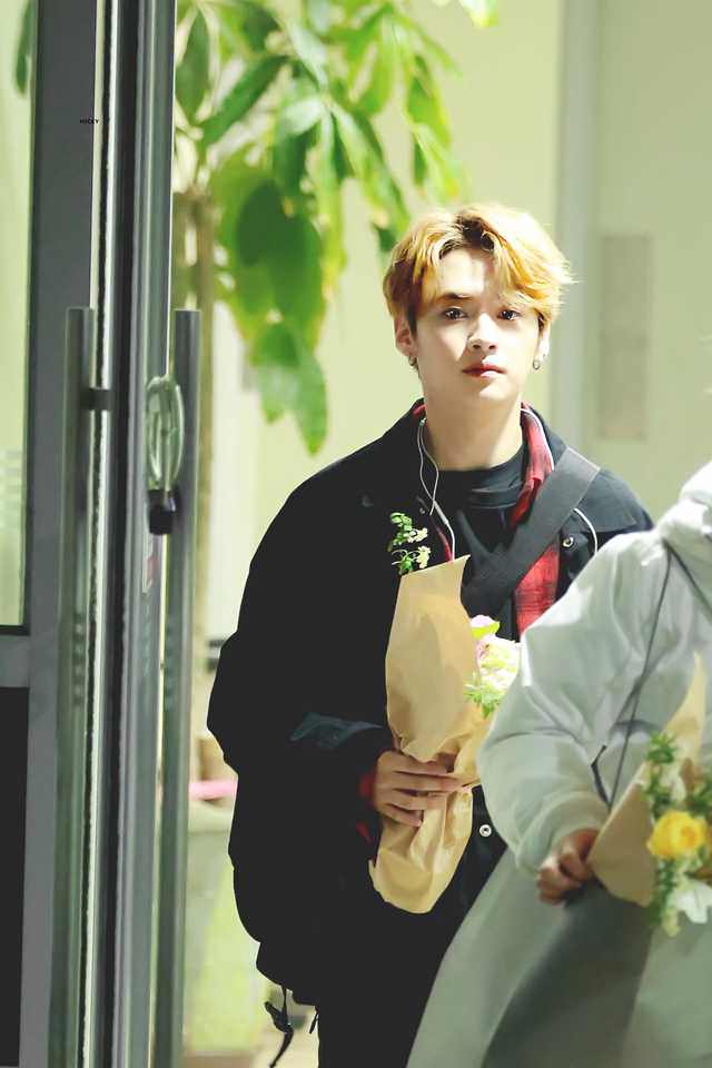 thestorykids's tweet photo. -tsk siapa nih pacarnya? https://t.co/HT1uzhPAYr