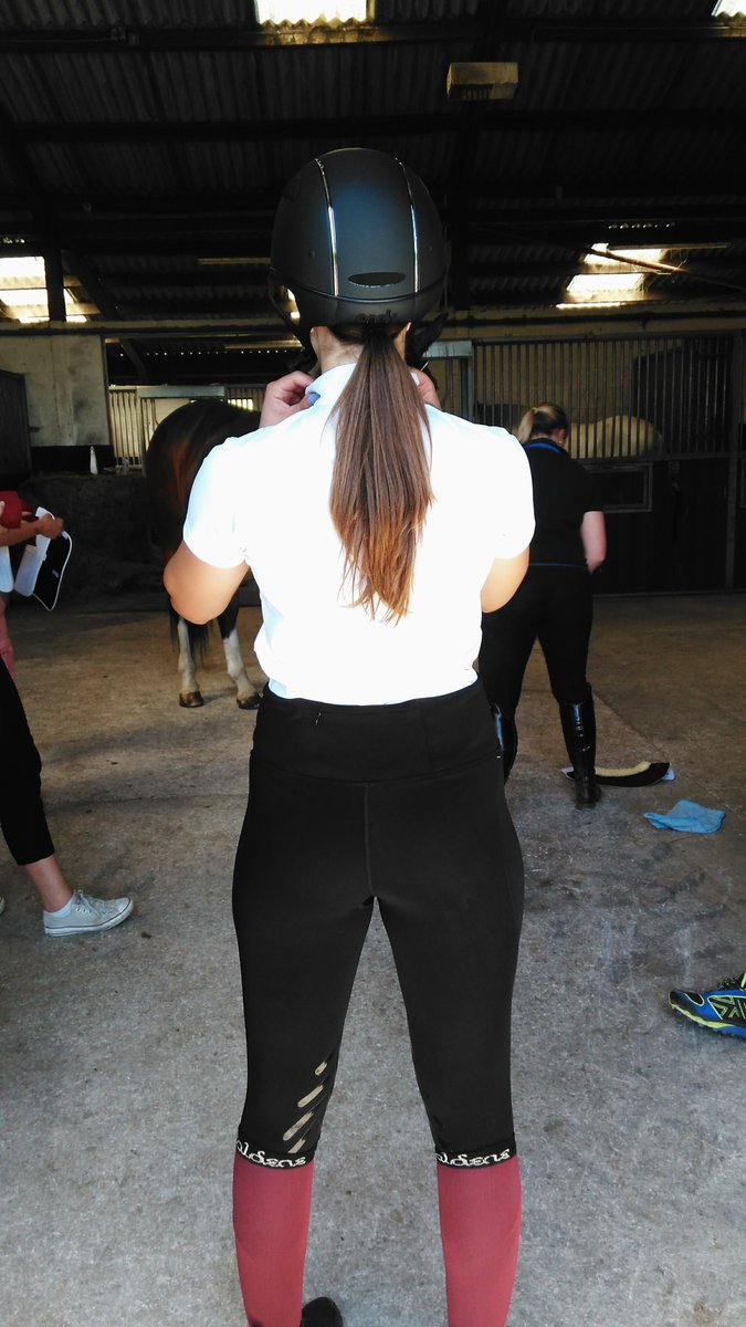 Show season is in full swing, feel on top of the world in our show shirts which are in the summer sale, save an EXTRA 20% until midnight Friday 29th June. 

Go forth 👇

harryhall.com/equestrian-cle…