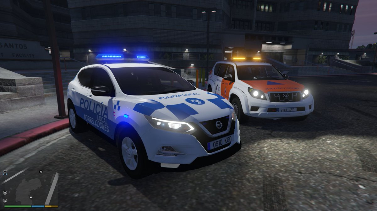 alex_pereiradj's tweet photo. Ya tenemos a @PoliciaTorre patrullando por GTA V, podéis descargar los mods en @5mods cuando el administrador lo apruebe, el Toyota no lo voy a subir, pero sí el Nissan Qashqai. Espero que os guste y disfrutéis jugando. #RalidadVirtual #GTAV https://t.co/n7KGbd4zgC
