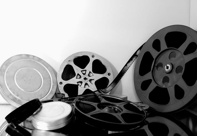 Da “Dogman” a “Metti la nonna in freezer”, quest’anno sono cinque i titoli accessibili a persone con disabilità visive e uditive all’interno della stagione cinematografica nell’Arena Puccini. Grazie all’app MovieReading, su tablet o smartphone! urly.it/3bhv