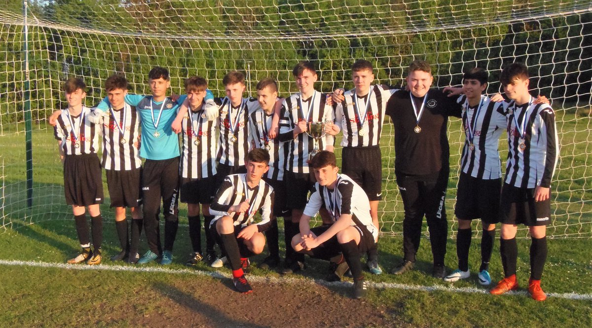MirrenSt's tweet photo. Divison 3 Cup Winning Squad 2017/2018 https://t.co/x7gM8dn6lP