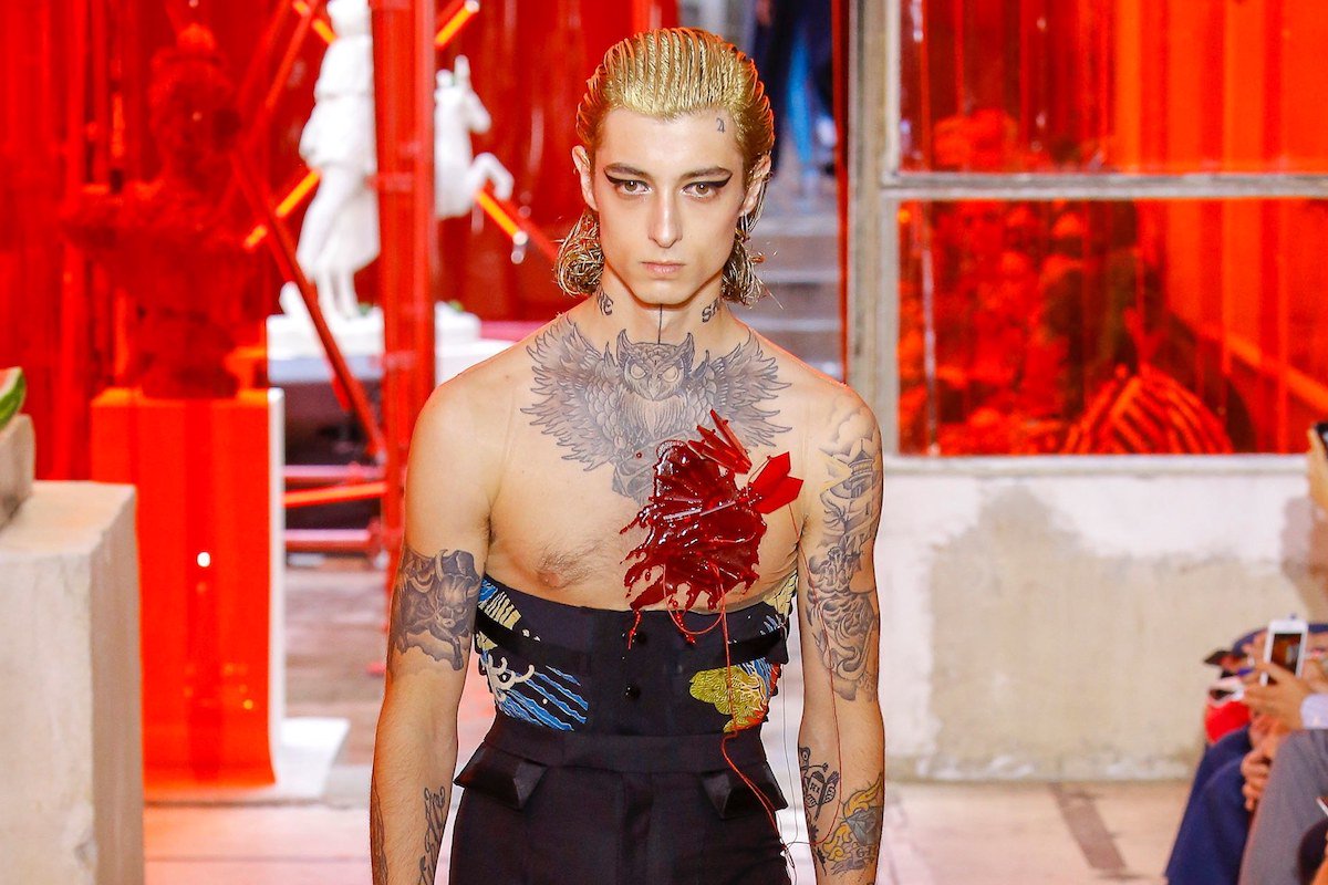 Comment le tatouage s’est ancré dans la mode : bit.ly/2tyDTpQ