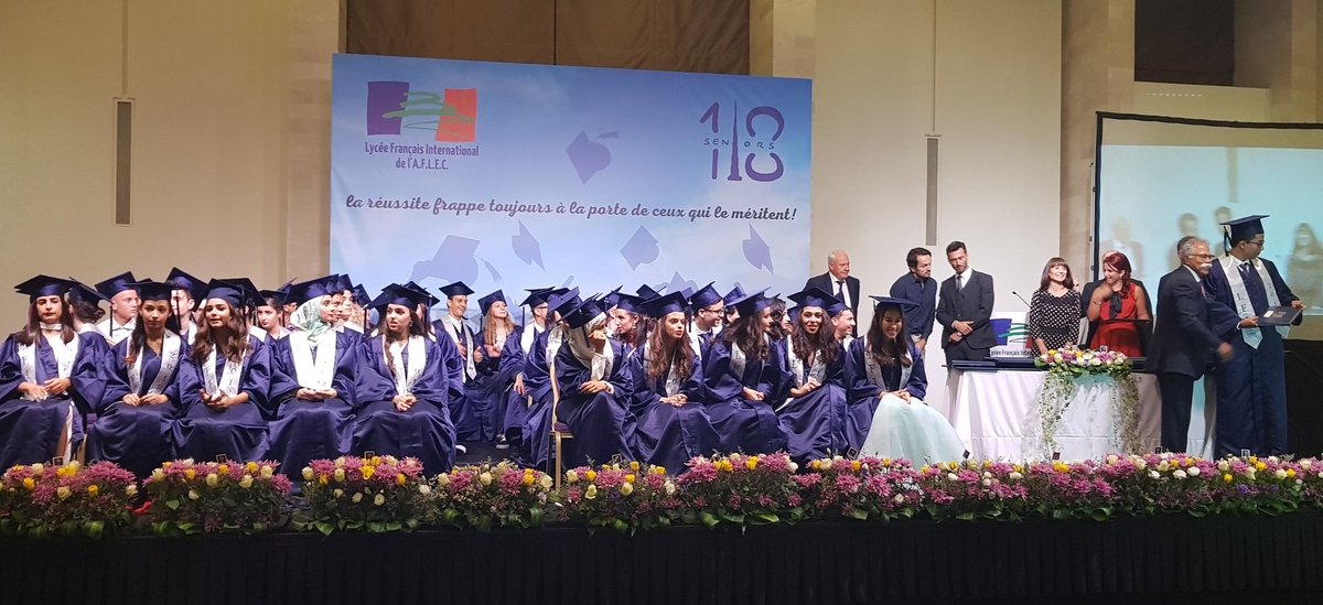 ludovic_pouille's tweet image. Après les lycées Massignon, Pompidou &amp;amp; le Lycée Libanais Francophone, place au gala de la #promo18 du Lycée Français International @LfiDubai, où le taux de réussite dépasse aussi les 98%! Bravo aux élèves &amp;amp; merci à tous ceux qui ont permis ce résultat!
#Congrats #Excellence🇫🇷💪