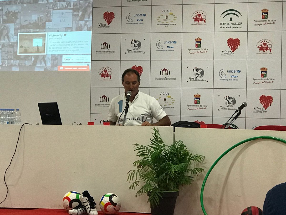 Jornadas Deporte y Empresa. Antonio Jesús Casimiro, un ponente activado, que activa a todos al su alrededor
#DXTPonienteAL #ViveVícar 
#activate