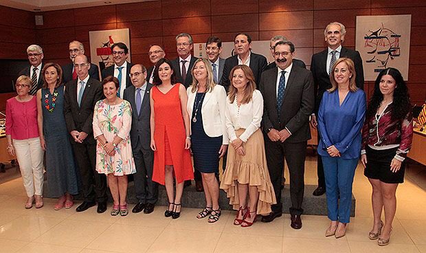 El Consejo Interterritorial aborda la universalidad del SNS. Algo que no se hizo cuando se tramitó el RDL 16/2012 Hay diferencias de políticas y de respeto institucional de <a href="/CarmenMonton/">Carmen Montón</a> y <a href="/PSOE/">PSOE</a>