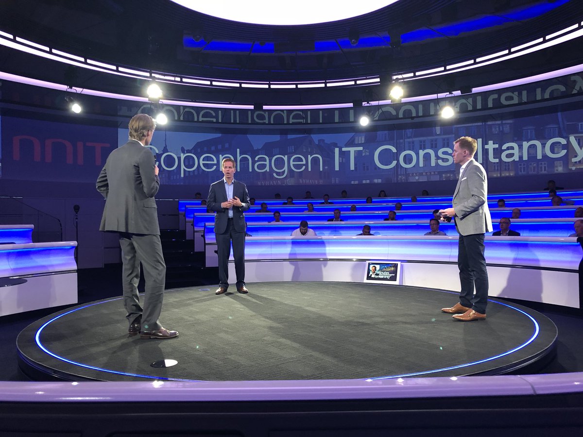 AdrMcDonald's tweet image. ‘ The Science of Storage ‘EMEA analyst meeting at the Thought Leadership Centre ( TLC ) @McLarenF1 ,in full flow,illustrating how @DellEMC uniquely supports our customers’ digital objectives through our next- Gen Modern Datacenter Platform #technologymatters #Architecturematters