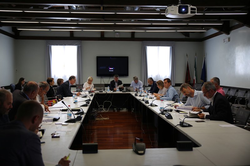 Consiglioveneto's tweet photo. "La Seconda Commissione dà avvio al bando per demolire le brutture architettoniche del Veneto"
#architettura #SecondaCommissione #ConsiglioVeneto #Veneto
https://t.co/rTcvHPcVXK https://t.co/zYIpBQ8fGj