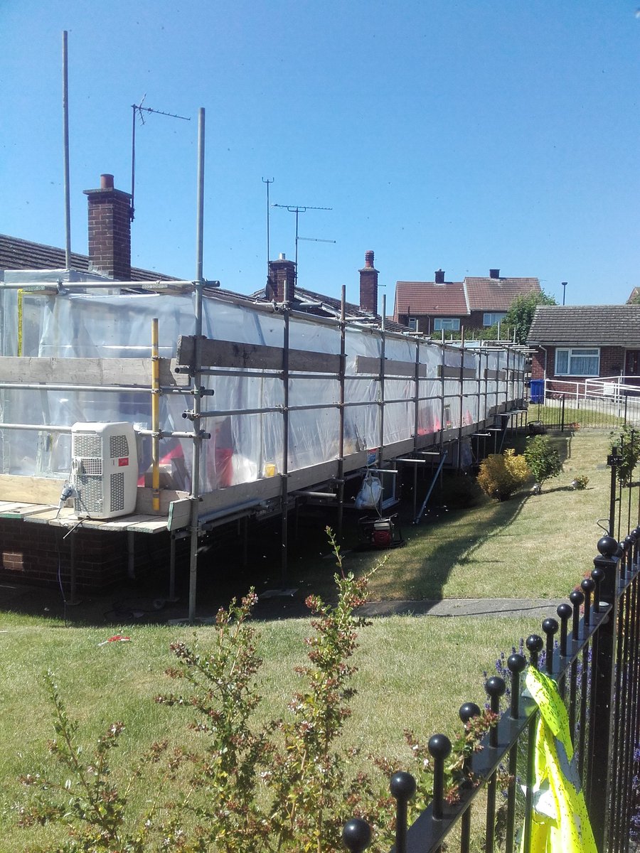 Gus_CLogan's tweet photo. large enclosure in progress, air con unit in place for operatives to keep cool in challenging weather conditions @LtdTolent @Tolentplc @StLegerHomes #safetyfirst #asbestosremovalinsafehands https://t.co/KLjJqP7RZK