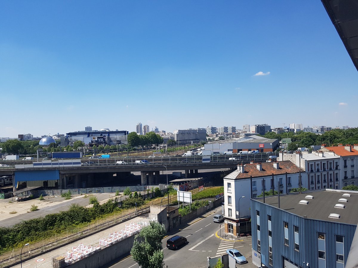 Hals1FR's tweet photo. La vue de nos bureaux à Pantin, la tour Eiffel, Montmartre, le parc de Villette et tous les opportunités de paris et au delà..... https://t.co/rFmqJuIT85