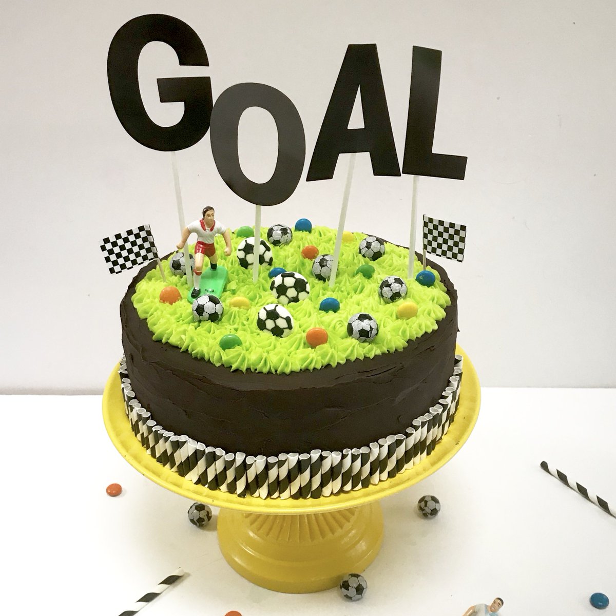 Click2Cakecom's tweet image. click2cake

And it's a Goaaaaaaalllll!

#FIFA season is going on, Are you enjoying #FIFA 2018 ? If yes, then say yes to sweetness with click2cake and cheer for your favorite footballers... 
Feel like ordering? CLICK: click2cake.com