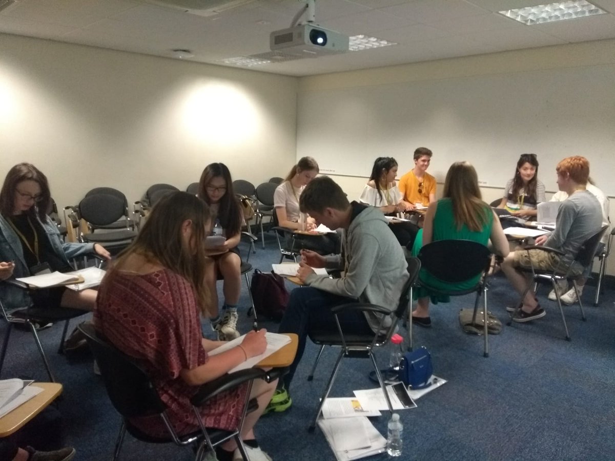linguastars's tweet photo. Our @germanatleeds group seem to be working hard at #Linguastars this morning! Looking forward to hearing their presentations this afternoon @AlexPeel14 @UoLArtsOutreach @SMLCLeeds @PrinceHenrysGS @Allerton_Grange https://t.co/paiWG0r7pL
