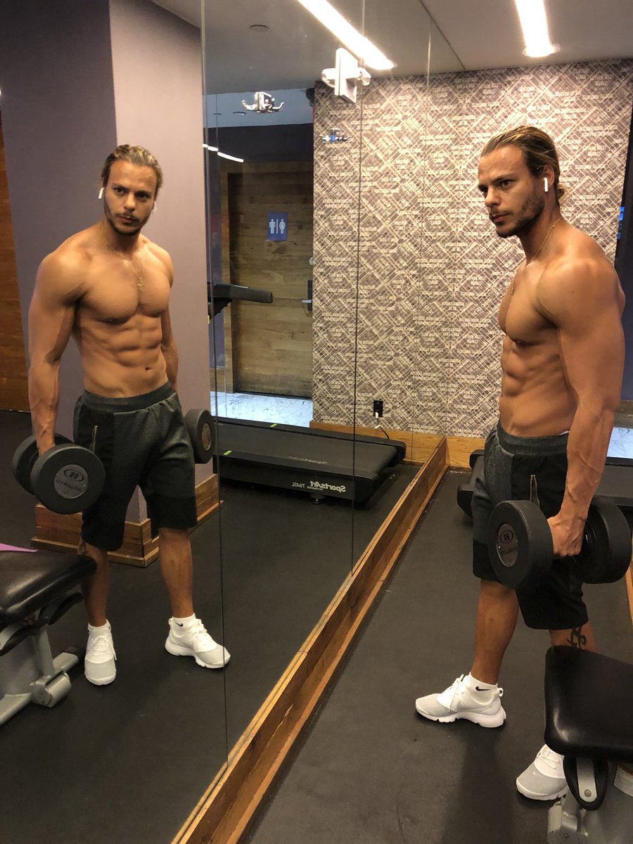 BodytimeXpress's tweet image. Quoi tu t’entraînes alors que c’est les soldes chez Bodytime Collection 😱 pose vite tes haltères et va commander avant que ce soit trop tard 💪🏽💪🏽
bodytime.fr

Ahah bon training la famille 
#GardezLaPêche #Bodytime 
PJ