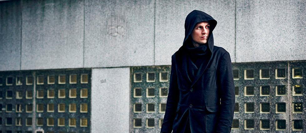 Pavel @Durov, l’homme qui cache les secrets du monde

Créateur de @Telegram, l’entrepreneur russe veut court-circuiter les Etats. Nous l'avons pisté de Helsinki à Dubai >> bit.ly/2IyaNvq <a href="/guillaumgrallet/">Guillaume Grallet</a>