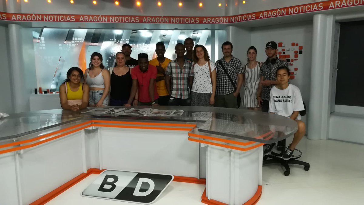 nymvan's tweet photo. Nueva noticia del Blog del Centro de Recursos de la @FundacionOzanam Visita a Aragón TV y Aragón Radio @aragonradio de los jóvenes que residen en pisos de emancipación https://t.co/28vRJvQF4j https://t.co/2kXe2dL469