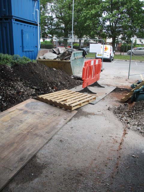FCUnitedMcr's tweet photo. Take a look at a few snaps from the work on the SMRE over the past few days! 📸🔨⚠️👷‍♂️

#FCUM 🇾🇪 https://t.co/KTPJIDGW8Z