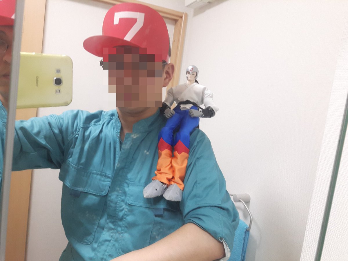 burnsever2's tweet image. #ロボと人の対比構図が見てみたい

まぁ、本当の柔王丸の身長29cmなのに、これは40cmのスーパーヘビー級だけど。

オーナーの顔はキモヲタ顔なので勘弁。(^^;