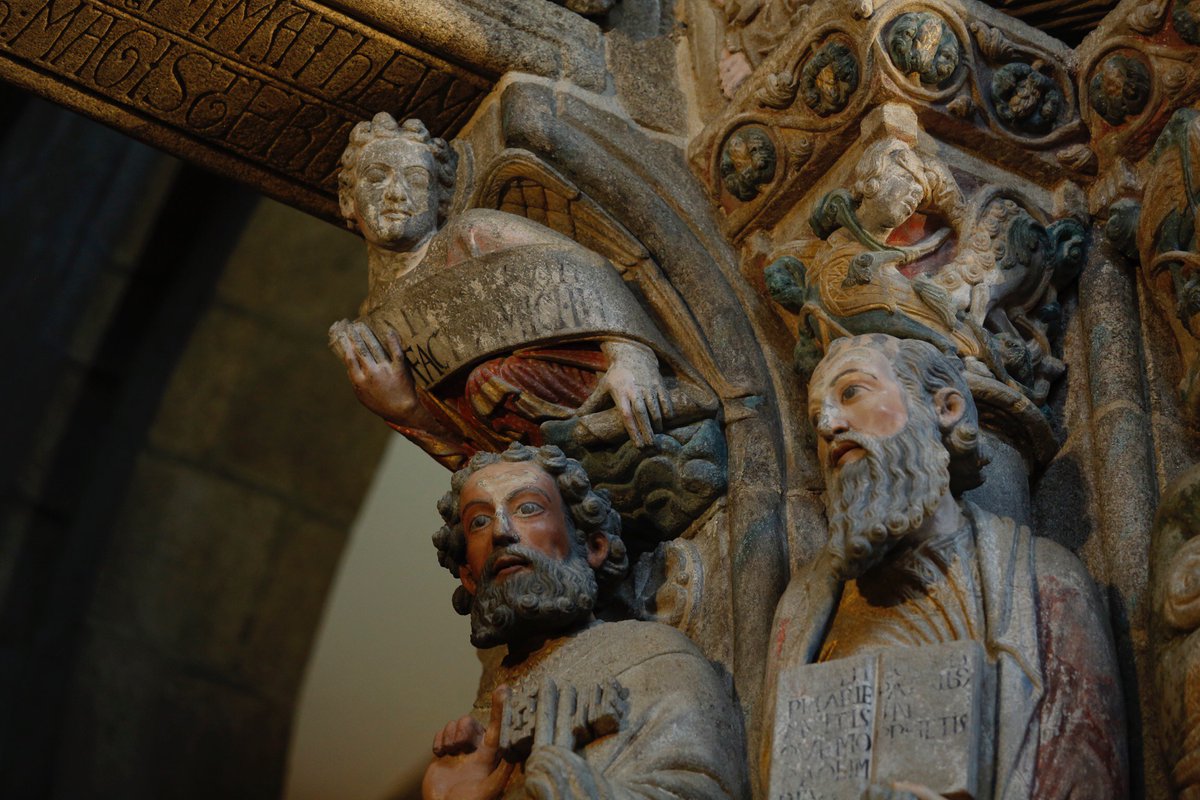lavozdegalicia's tweet photo. 📷ÁLBUM | Las imágenes de la sorprendente recuperación del Pórtico de la Gloria https://t.co/XRvZwbMfjk https://t.co/Ct73gm81wG