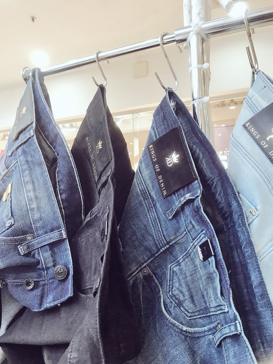 safashionweek's tweet photo. Denim that is of top quality, hand-made PLUS home-grown! Come SHOP ZA denim brand @KINGSOFDENIM at the #SAFWMenswearPopUp, 28-30 June, 10am-6pm, @BrooklynMallPta #Denim #MensFashion #Menswear https://t.co/8rRCIngzJ1