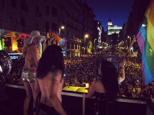 ¿Por qué debemos celebrar el #Orgullo2018 ? Te contamos la importancia del #OrgulloLGTBI para que no te falten motivos: littlejoecouture.com/blog/por-que-c…
¡Y además lo celebramos este viernes en #latermicamalaga con DJ Set de #JuanPe!