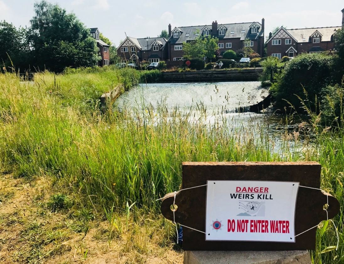 CheshireFire's tweet photo. Swimming in open water can be tempting in this heat but it's also very dangerous. Please stay safe and be water aware.  https://t.co/Xp1ZYFdTDw https://t.co/PiV2Sy8Aoa