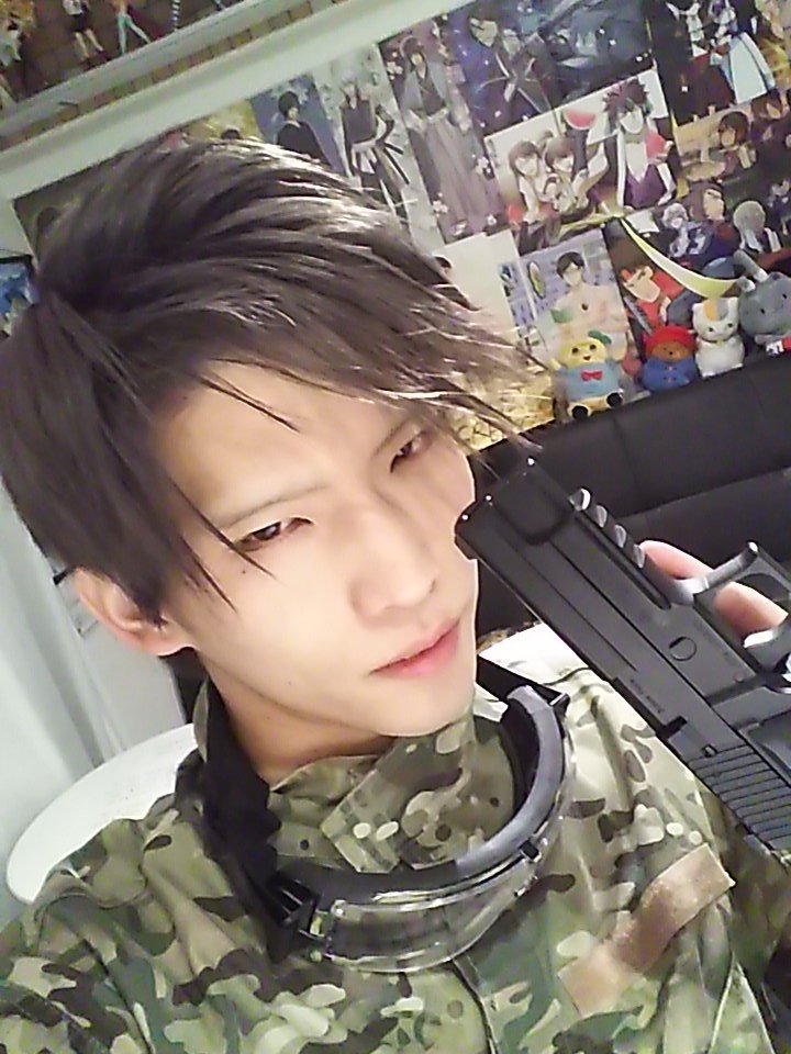 Nagi4526's tweet photo. 今さ、サバゲーやアニメの影響で犯罪者が増えるって最近よく聞く話じゃん？

　サバゲーマーでアニメ好きの俺は人命救助してるからね？
　さあ、メディアさんたち、特集してくれよ？
　サバゲーやアニメの影響で、正義感が芽生えて人を助けたっ！てさ！！
　俺を形づくってるのはアニメとサバゲだ👍 https://t.co/tSb1ou79Ba