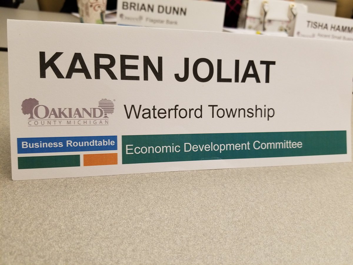 TRUSTEEJOLIAT's tweet photo. At Oakland County Economic Roundtable learning about demographic changes #SEMCOG https://t.co/5iJkJZhU1z https://t.co/6K30hfQzaT