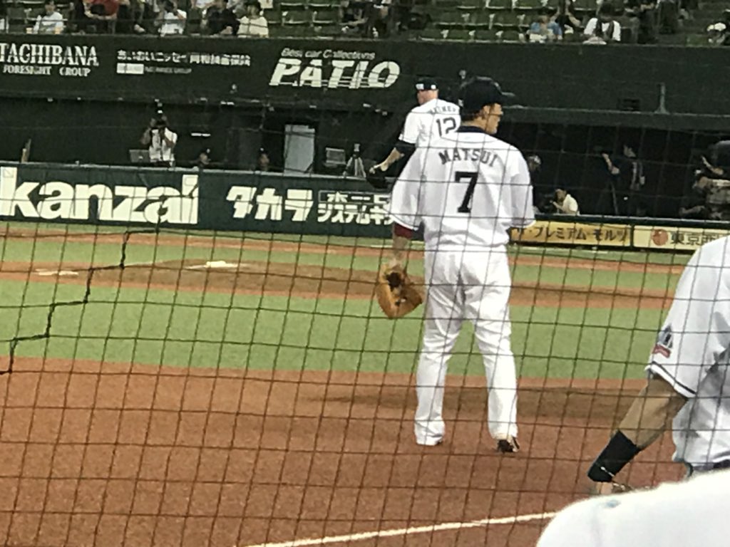 ミチコデラックス ハンサム団 ボックス席ほどではないですがハイタッチのオマケ付きです W Seibulions フィールドビューシート メットライフドーム