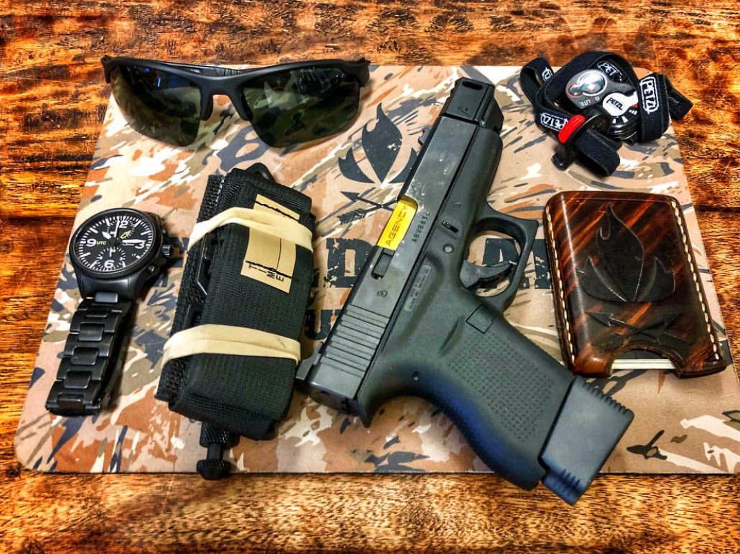 FieldCraft Survival on Twitter "Mike's Every Day Carry as requested by