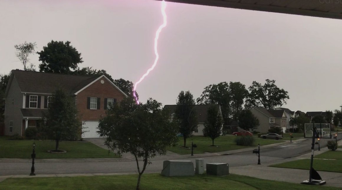 Brian Smith Wtvc Wow Lightning Either Hitting A House Or Tree In Ringgold Ga Very Dangerous Lightning With These Storms Chawx Gawx Chattanooga Photo Tara Graham T Co S8j7dtjejx Brian Smith Wtvc Wow Lightning Either Hitting A House Or Tree In Ringgold Ga Very Dangerous Lightning With These Storms Chawx Gawx Chattanooga Photo Tara Graham T Co S8j7dtjejx