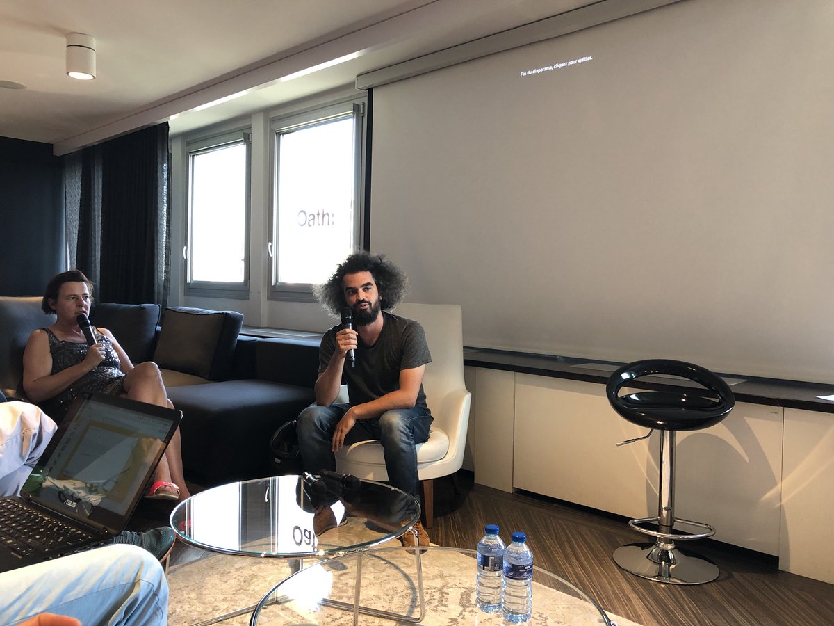 fabricepelosi's tweet photo. Aux @Cannes_Lions « il y a 1 km de plages avec des gens qui disent qu’il faut faire des vidéos de 6 secondes en vertical mais dans le Palais en compétition on n’a vu aucune campagne pensée pour le mobile » @FabienGagnot à @genevievepetit #AperoMix chez @OathFR https://t.co/WMFMddV9V7