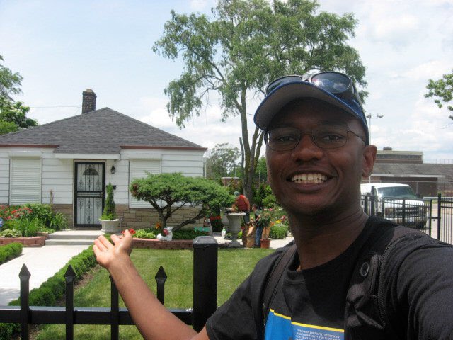 Jeremy_Horn's tweet photo. #TBT Me in front of the @Jacksons childhood home in Gary, IN on June 2011. My first time visiting their home. I was completely on cloud nine. Respect to @Joe5Jackson for a job well done. #AmericanDream #RIPJosephJackson #RIPJoeJackson https://t.co/A604jvZhSN