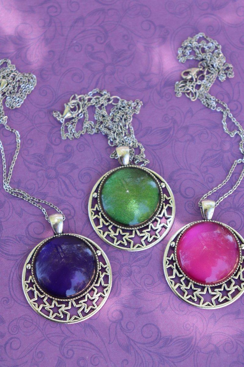 witchymamac's tweet photo. Celestial Moon Star Shimmer Silver chain Necklaces #etsy #jewelry #starscelestial #celestialnecklace #moonpendant #moonandstars #colorfulmoon #crescentmoon @WitchesOfEtsy #woeteam https://t.co/HmdlAn2QZ4 https://t.co/bZWGVakzMO