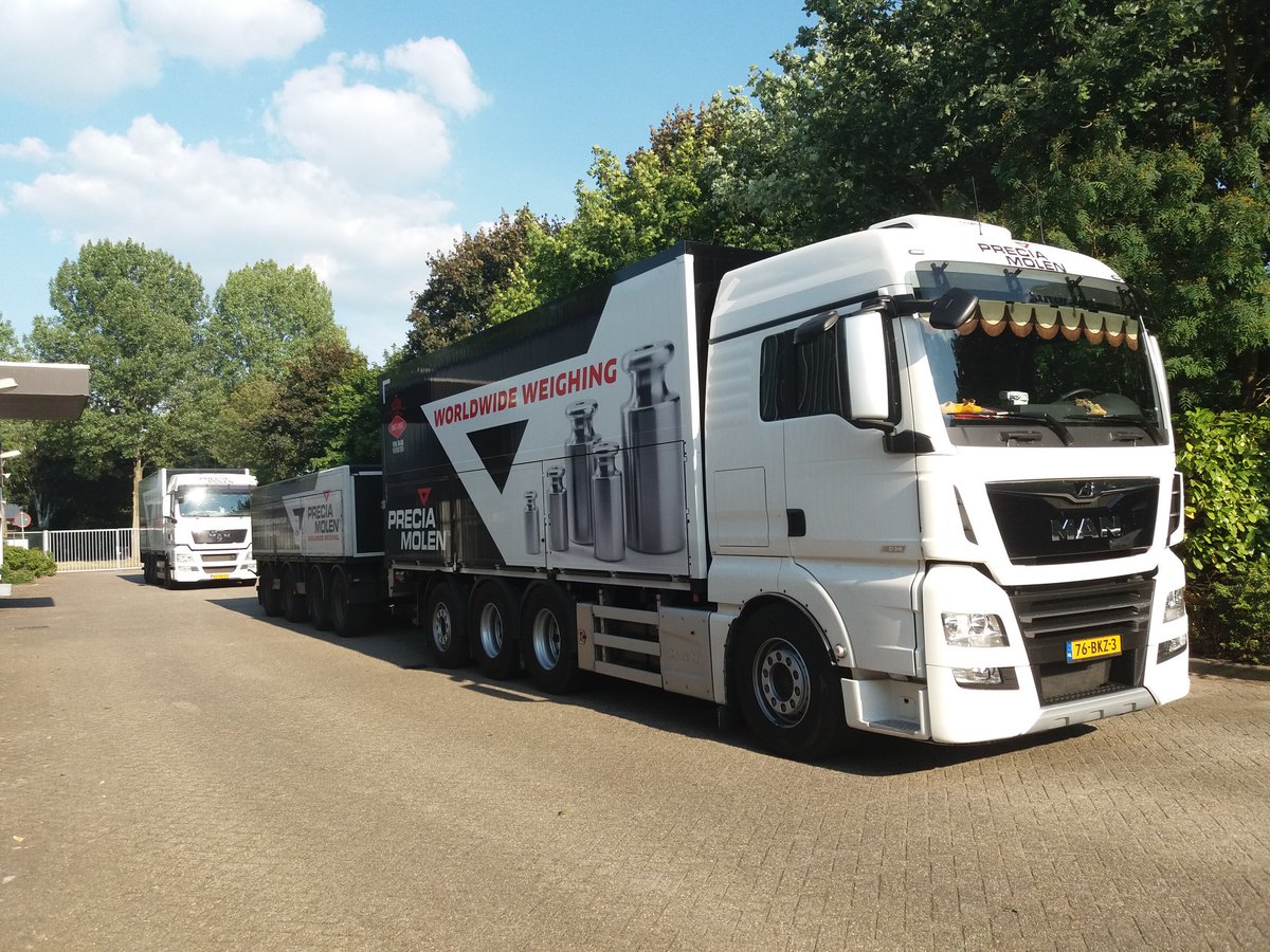 frederic_felten's tweet photo. Precia Molen vrachtwagens zijn klaar voor morgen! https://t.co/1aR4rTLftl