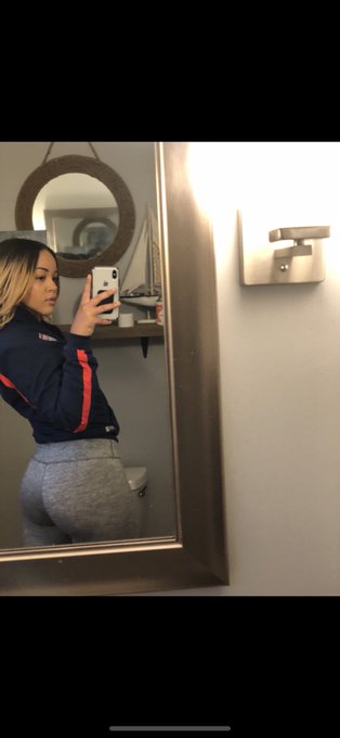 Watch Mamí's leaked NSFW photo on TwXstars