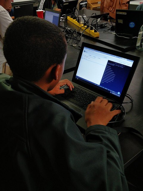 BlueStudios_io's tweet image. #tbt to one of our weekend Python Coding 4-week Bootcamps last year. Students learned #Python while building a simple calculator app. In 2011 our 1st pilot program, students built a calculator app with Java. #RealCode challenging our youth to learn & build.