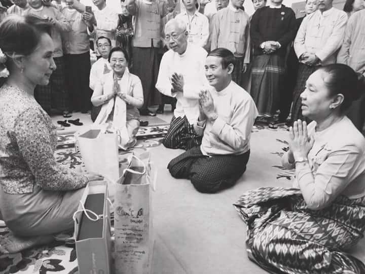 ဦး​ေတာ္​ .... သန္​းမႀကီးအလုပ္​ရ​ေအာင္​႐ွာ​ေပးတဲ့ အလုပ္​႐ွင္​ကို ဦး​ေတာ္​ 😁😁