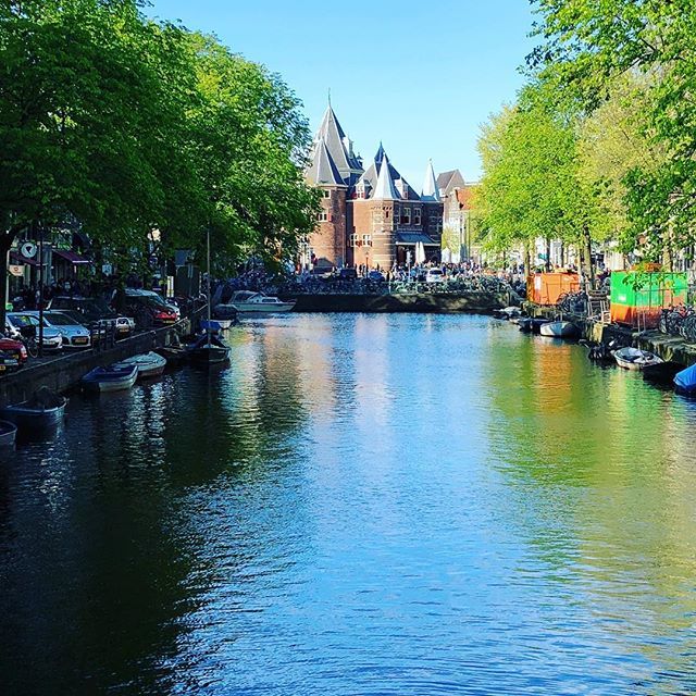 Canals are the most amazing part of Amsterdam. You will love 💕 the city of beautiful canal @best_of_amsterdam @amsterdamworld @amsterdamshots @indiaview .
.
.
.
.
.
#amsterdam #canal #city #sheisnotlost  #_coi #igersofficial #travelblogger #travel_ca… ift.tt/2tMAy6a