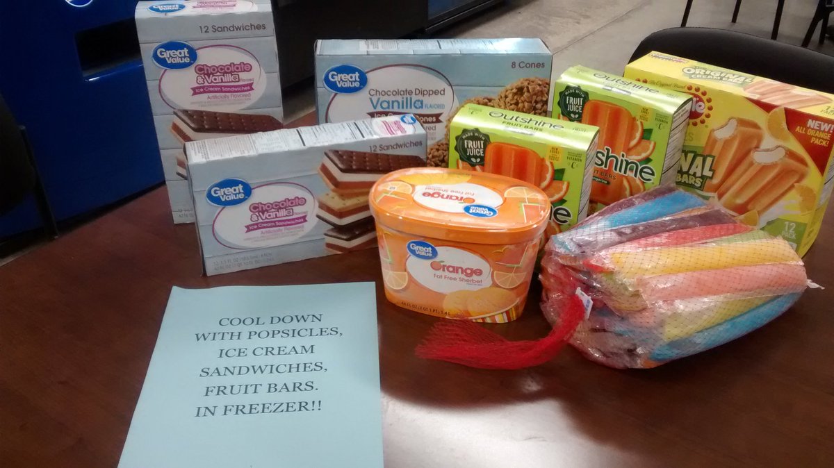Helping associates cool down the yummy way! 🍦🍧⛄ #TheBestOfTheBest #VOA365 <a href="/SarahFarrellTHD/">Sarah Farrell</a>  #0141Rocks!